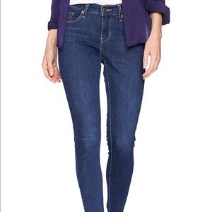 Levi’s curvy skinny jeans